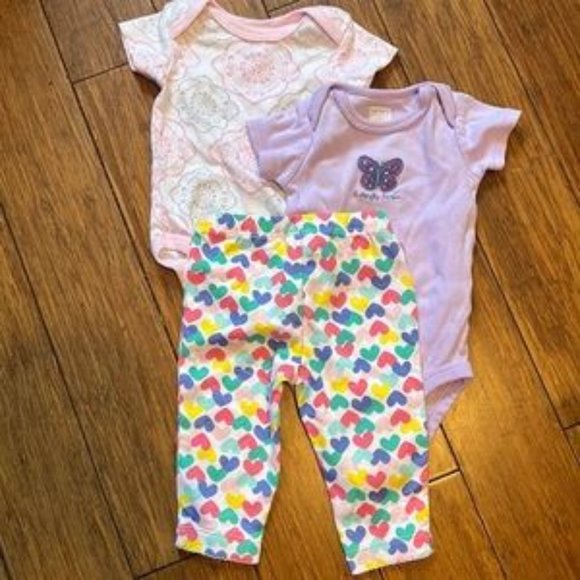Carters/Vitamins Baby/Carters